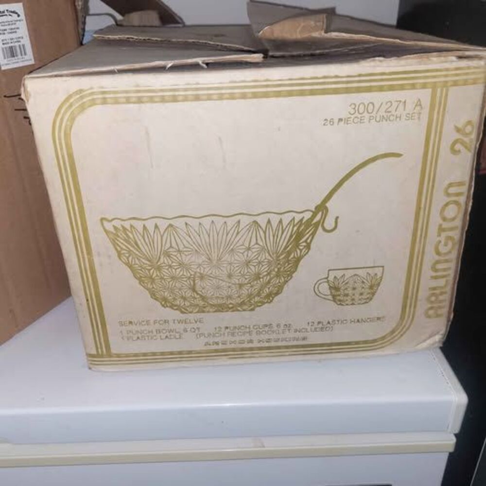 Anchor Hocking Arlington 26 Piece Punch Set